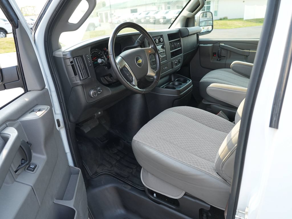 Used 2018 Chevrolet Express 3500 LT w/ LT Preferred Equipment Group RWD image 13