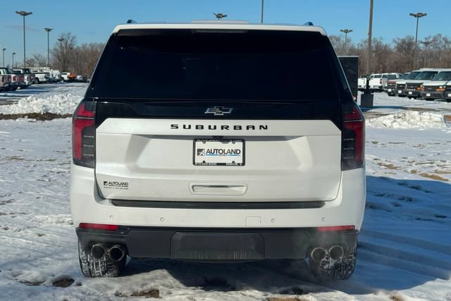 Used 2025 Chevrolet Suburban Z71 AWD/4WD image 4