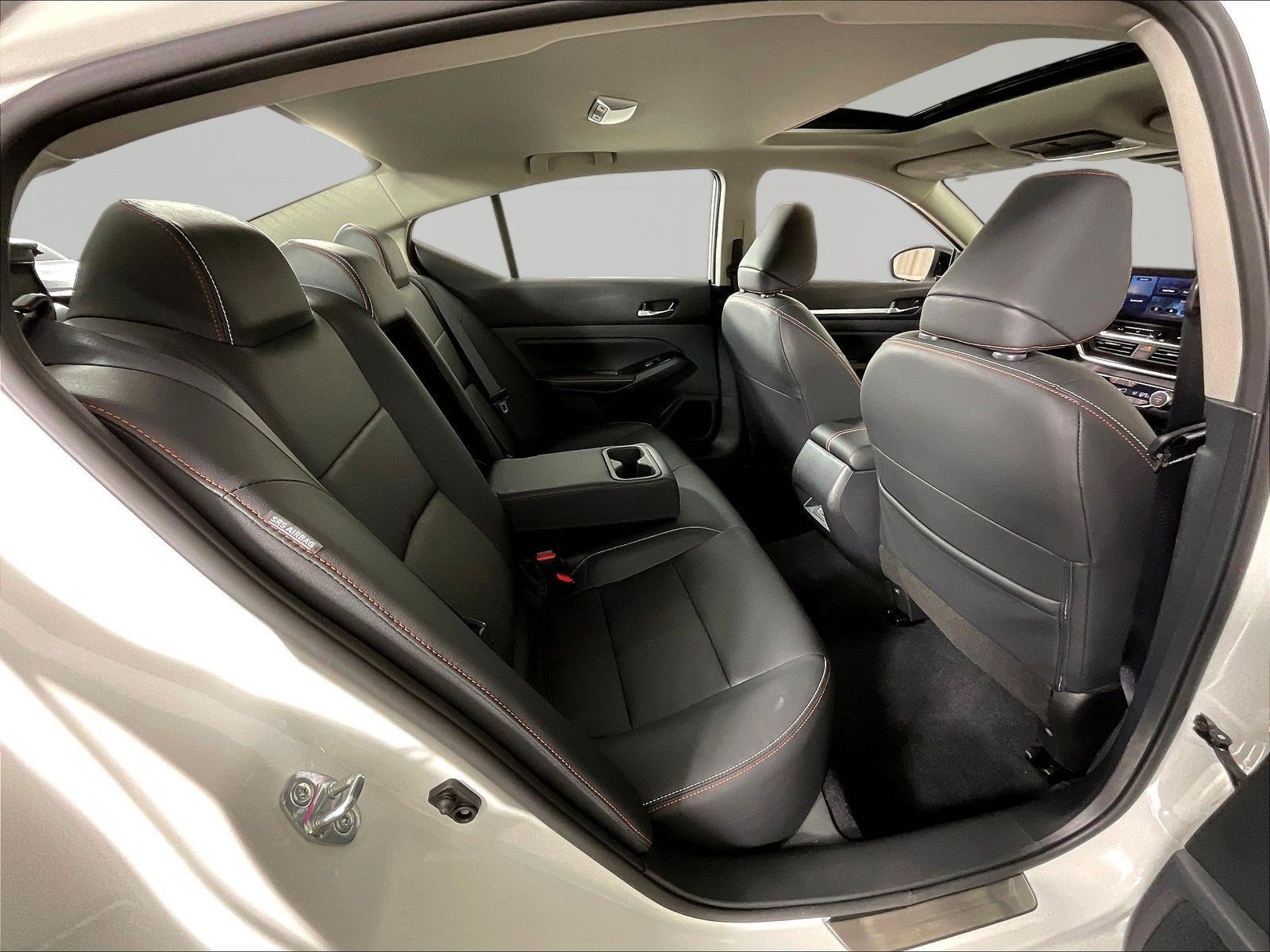 Used 2025 Nissan Altima 2.5 SR w/ SR Premium Package AWD/4WD image 25