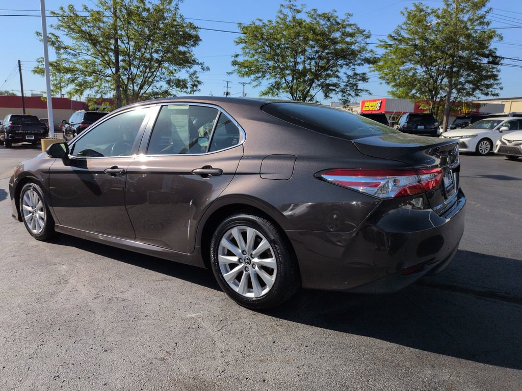 Used 2018 Toyota Camry LE w/ Moonroof Package FWD image 3