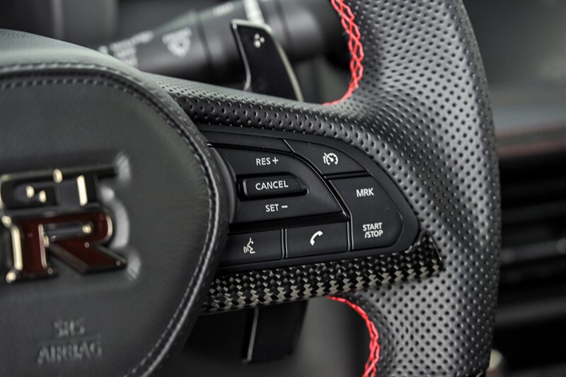 Used 2017 Nissan GT-R NISMO AWD/4WD image 49