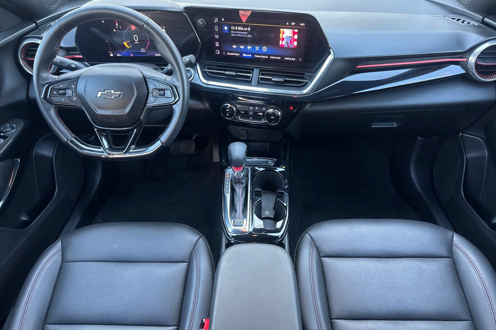 Used 2025 Chevrolet Trax RS FWD image 16