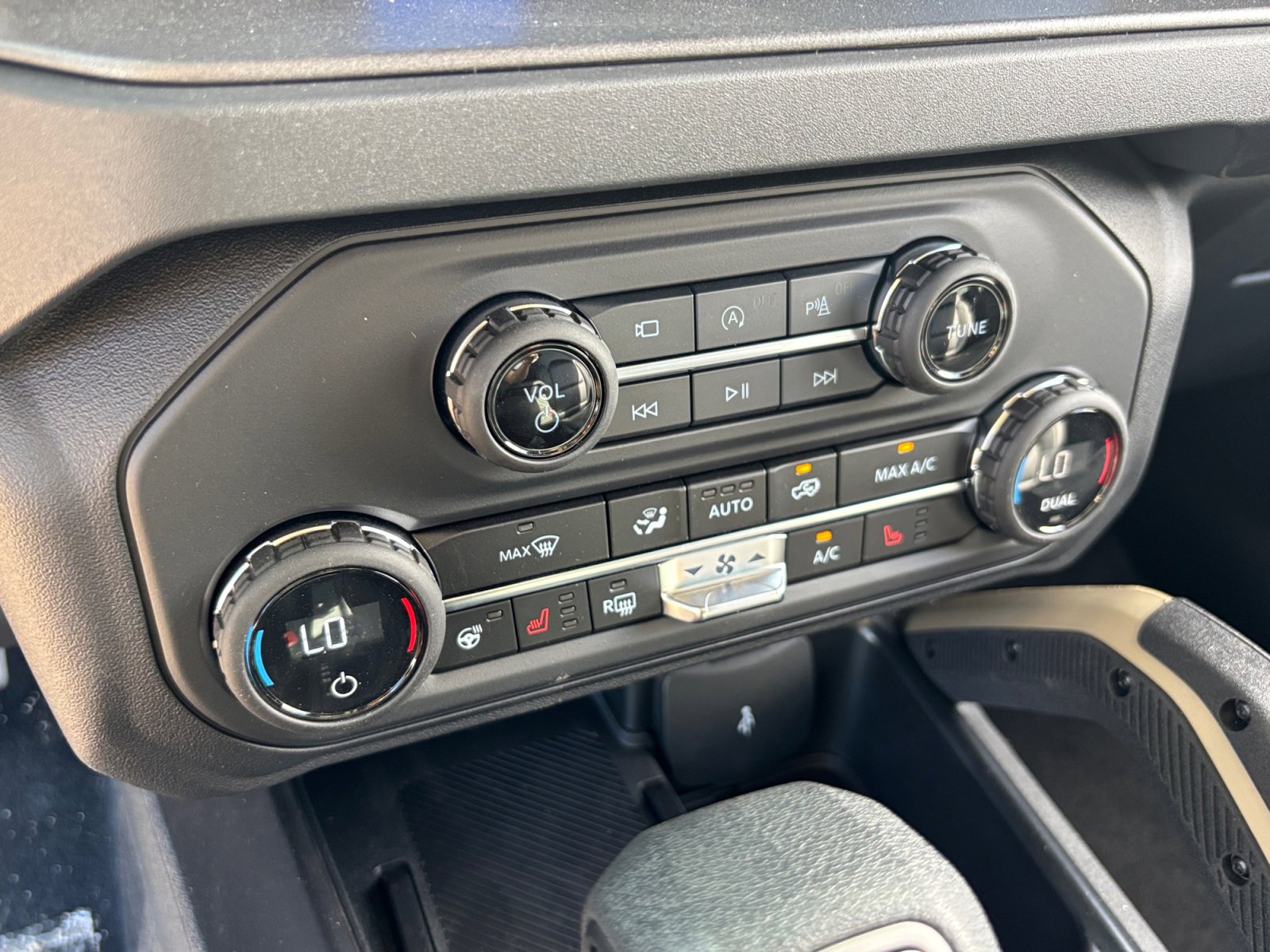 New 2026 Ford Bronco Badlands image 31