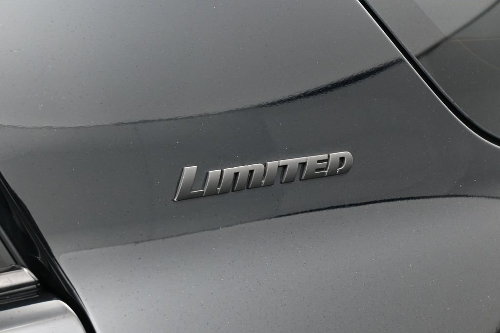 Used 2024 Toyota 4Runner Limited AWD/4WD image 36