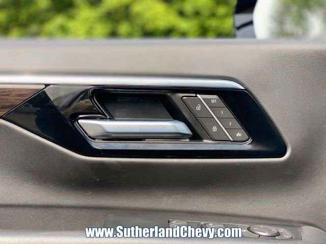 Used 2025 Chevrolet Tahoe LT AWD/4WD image 14