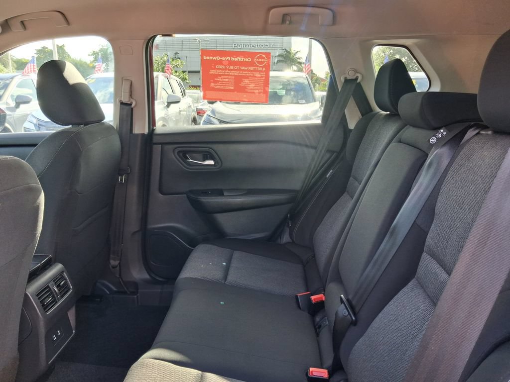 Used 2026 Nissan Rogue SV FWD image 16