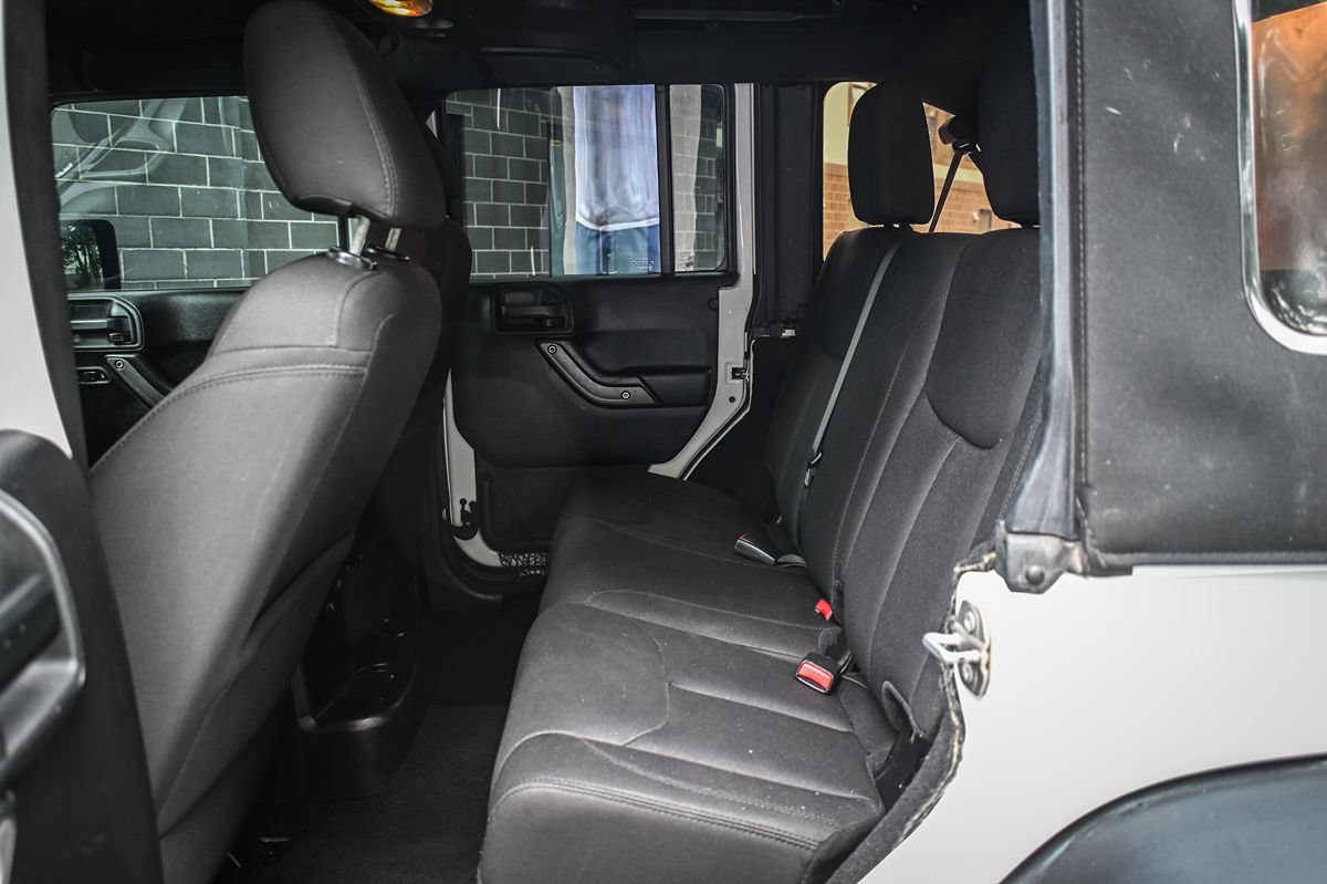 Used 2016 Jeep Wrangler Unlimited Sport w/ Quick Order Package 24S AWD/4WD image 12