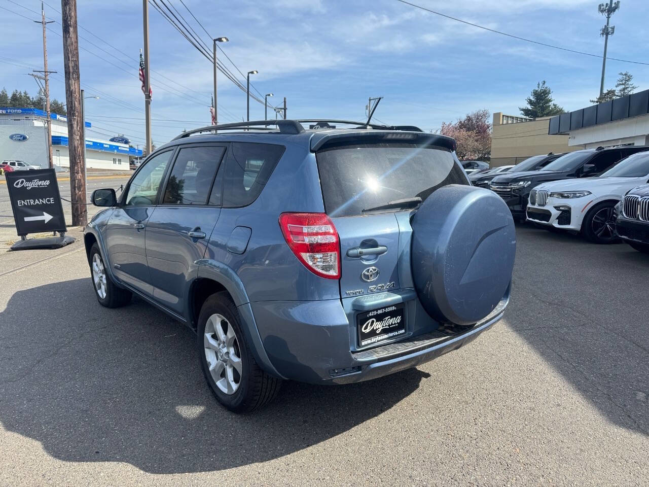 Used 2010 Toyota RAV4 Limited AWD/4WD image 2