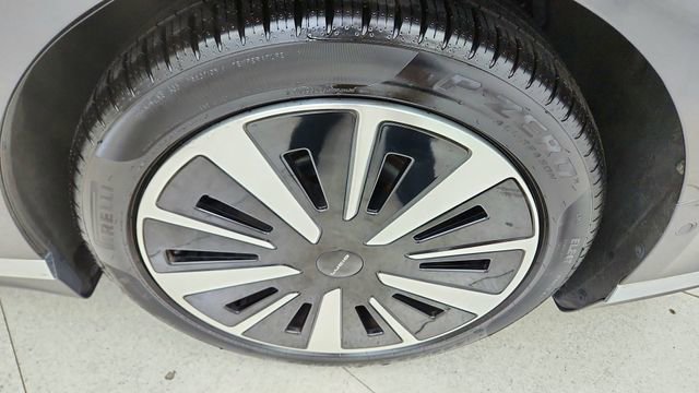 Used 2024 Lucid Air Pure RWD image 63