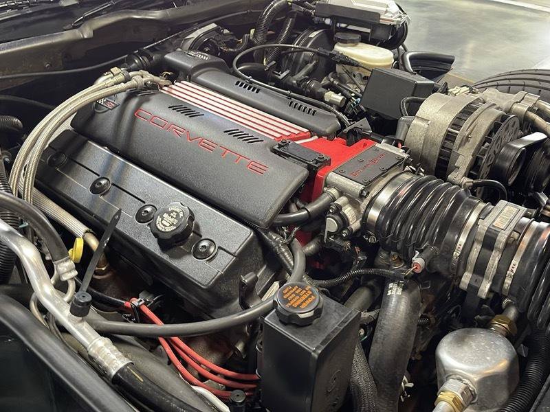 Used 1996 Chevrolet Corvette Convertible RWD image 46