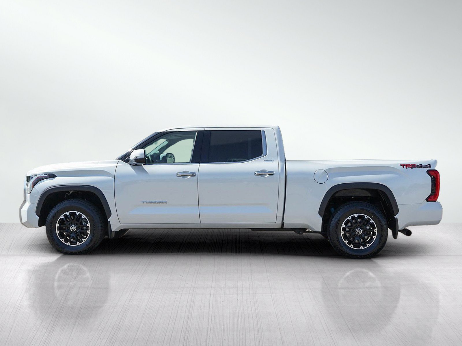 Used 2022 Toyota Tundra Limited AWD/4WD image 2