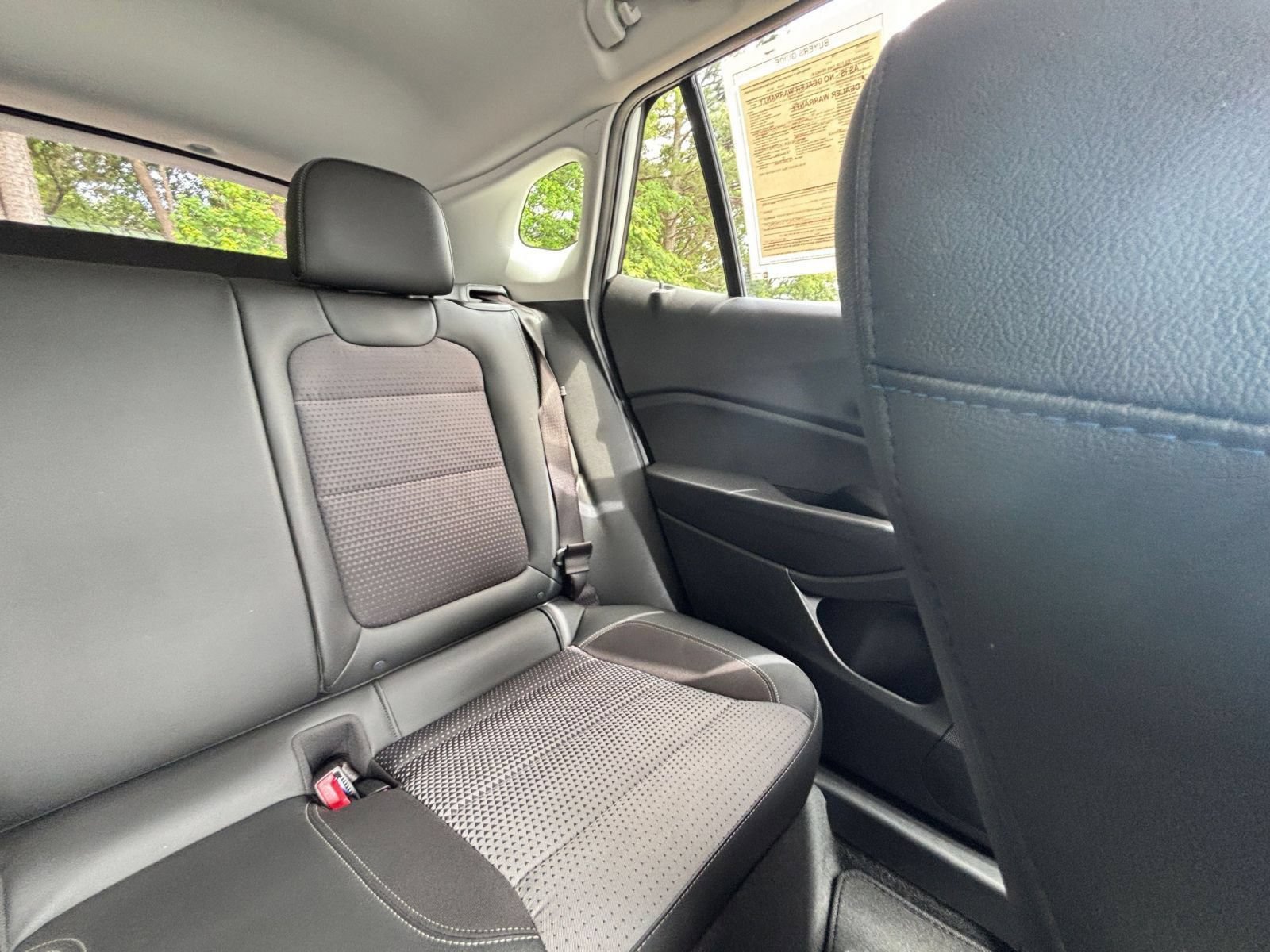 Used 2025 Chevrolet Trax LT FWD image 37