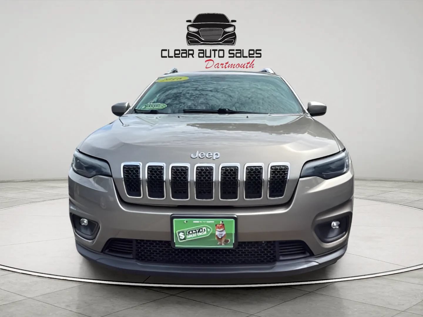 Used 2019 Jeep Cherokee Latitude Plus w/ Cold Weather Group AWD/4WD image 2