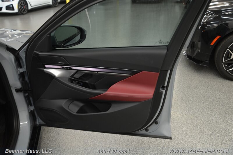 Used 2026 BMW i5 eDrive40 RWD image 37