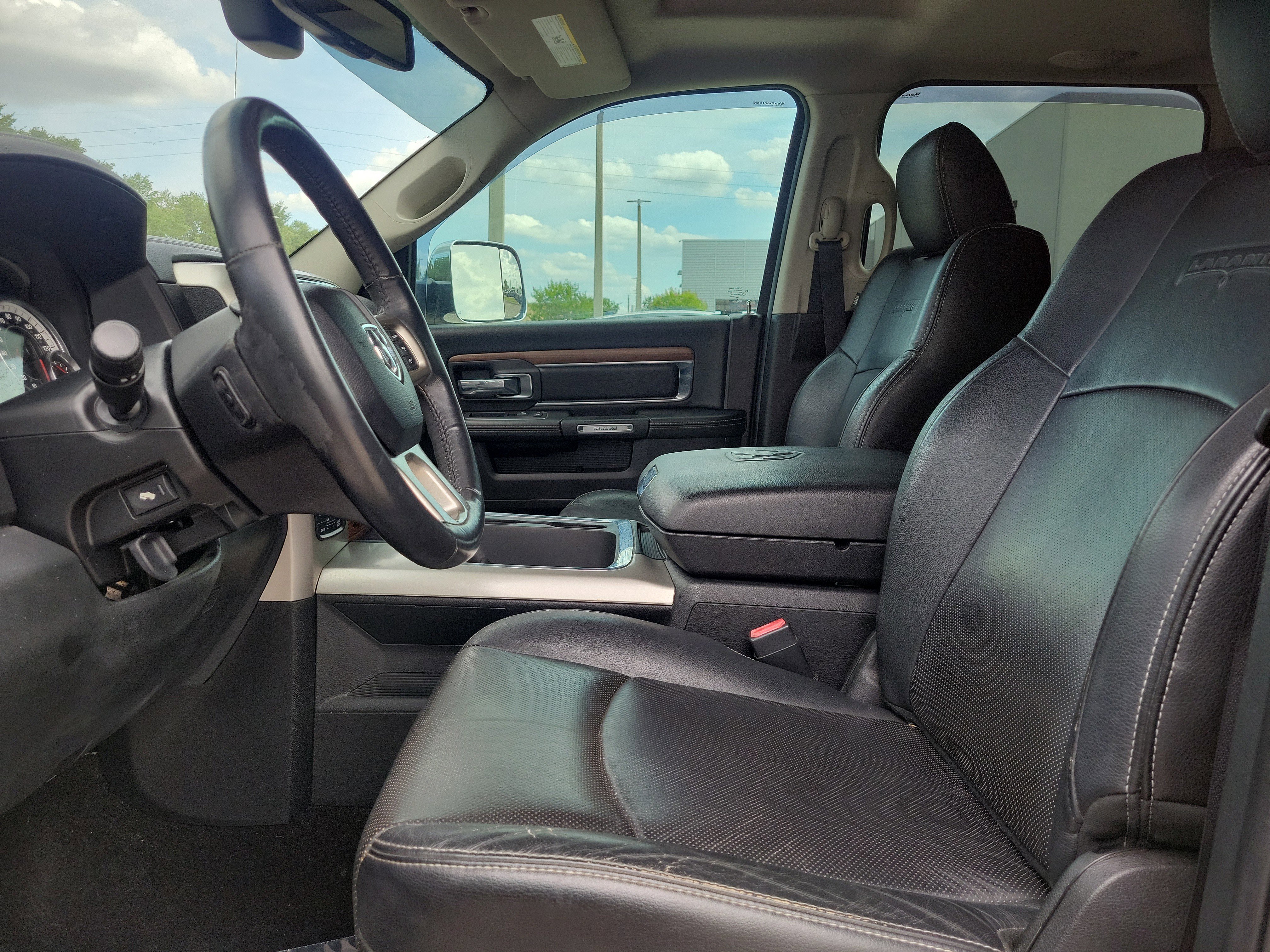Used 2016 RAM 1500 Laramie w/ Convenience Group AWD/4WD image 13