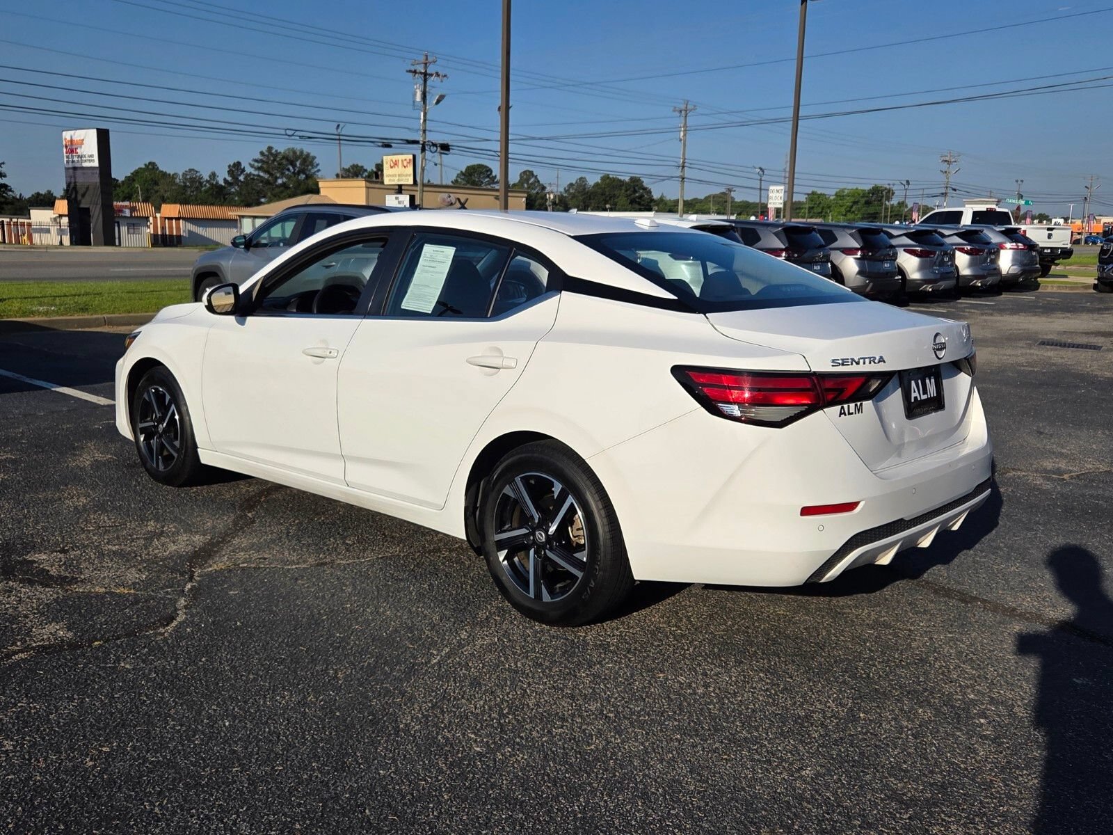 Used 2024 Nissan Sentra SV FWD image 9