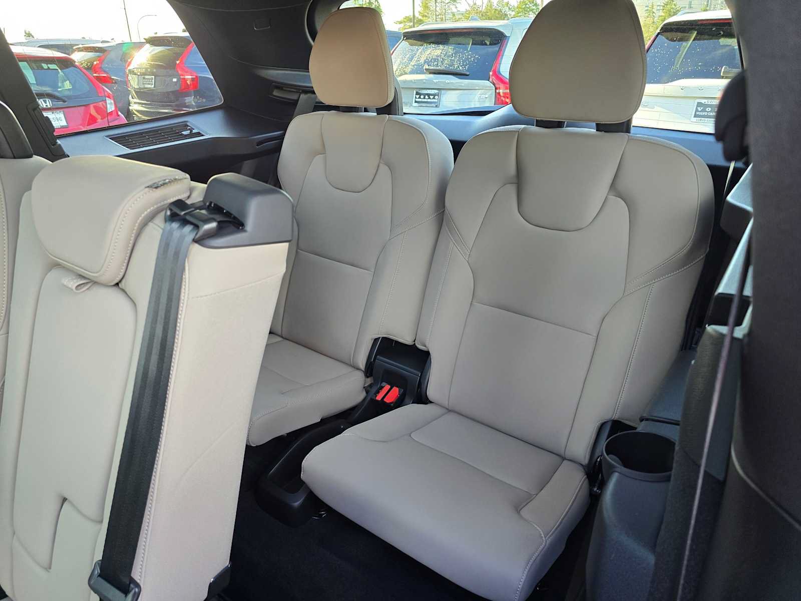 New 2026 Volvo XC90 B6 Plus w/ Protection Package Premier AWD/4WD image 19