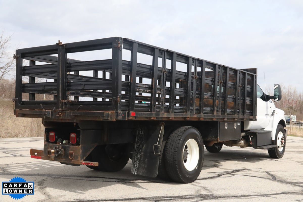 Used 2018 Ford F750 2WD Regular Cab Super Duty image 3