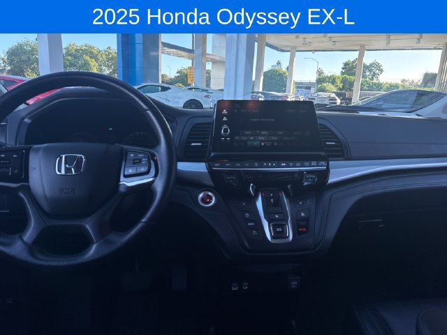 Used 2025 Honda Odyssey EX-L image 12