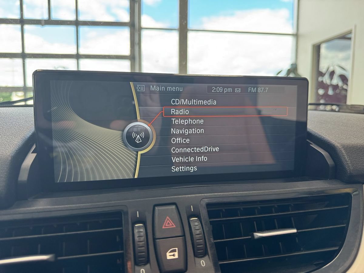 Used 2015 BMW Z4 sDrive28i RWD image 29