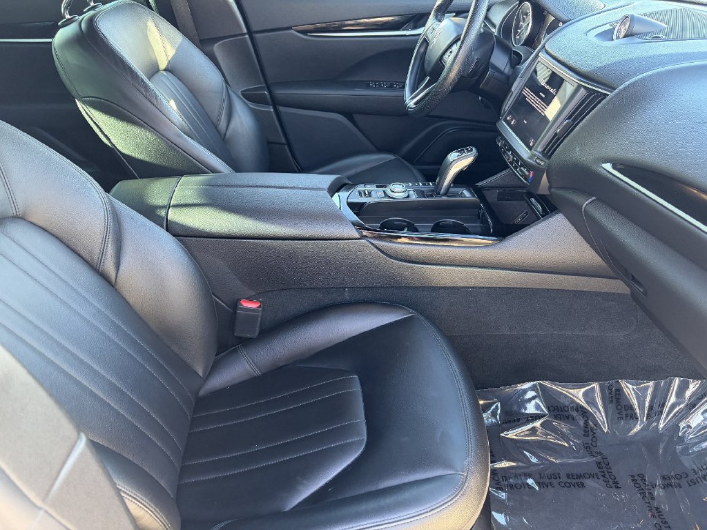 Used 2023 Maserati Levante GT AWD/4WD image 9
