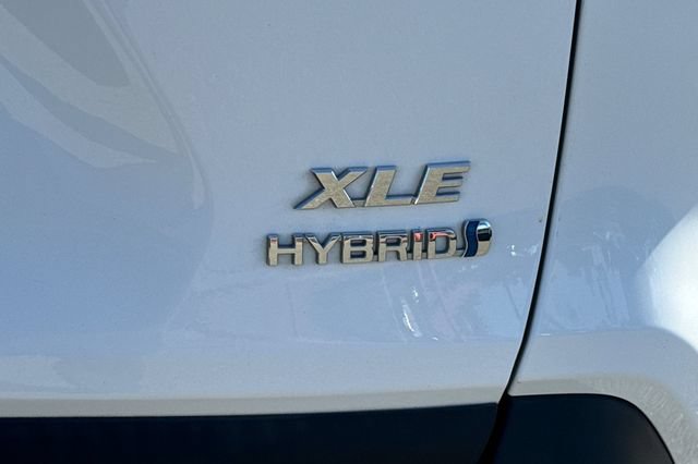 Used 2021 Toyota RAV4 XLE w/ Convenience Package AWD/4WD image 34