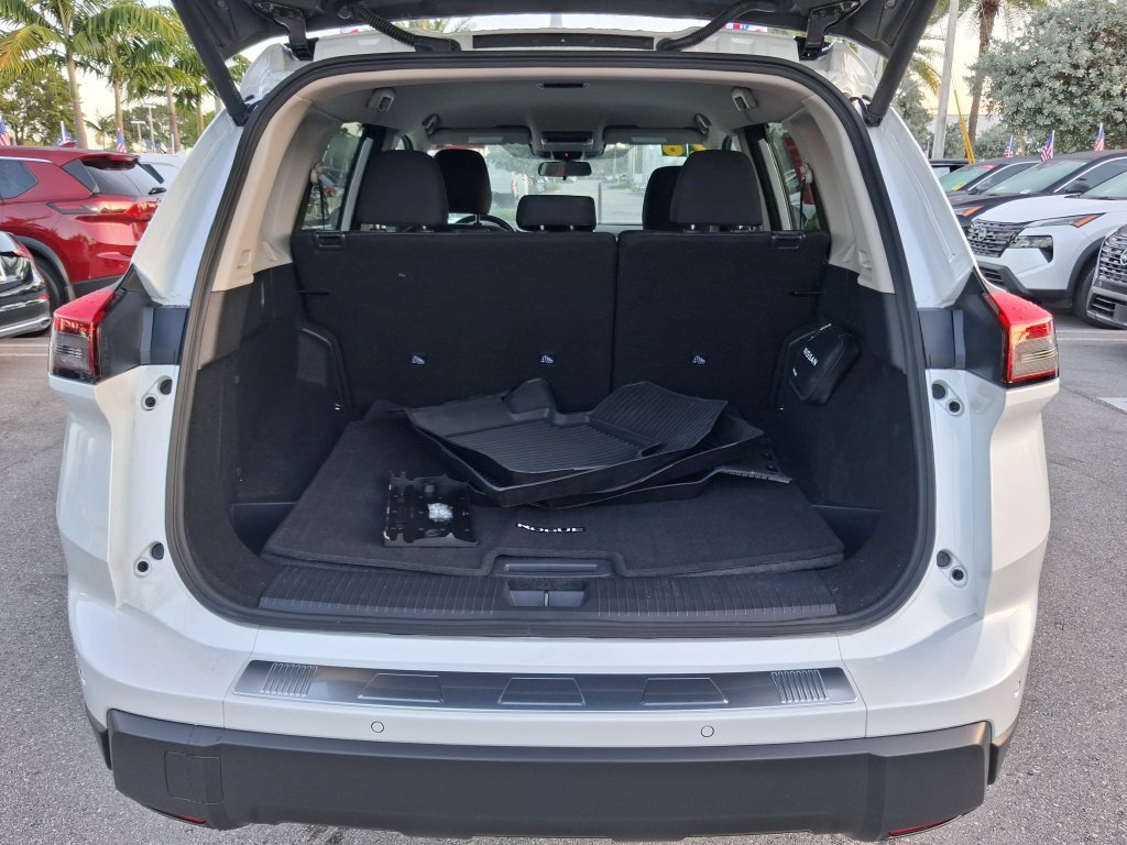 Certified 2026 Nissan Rogue SV FWD image 15
