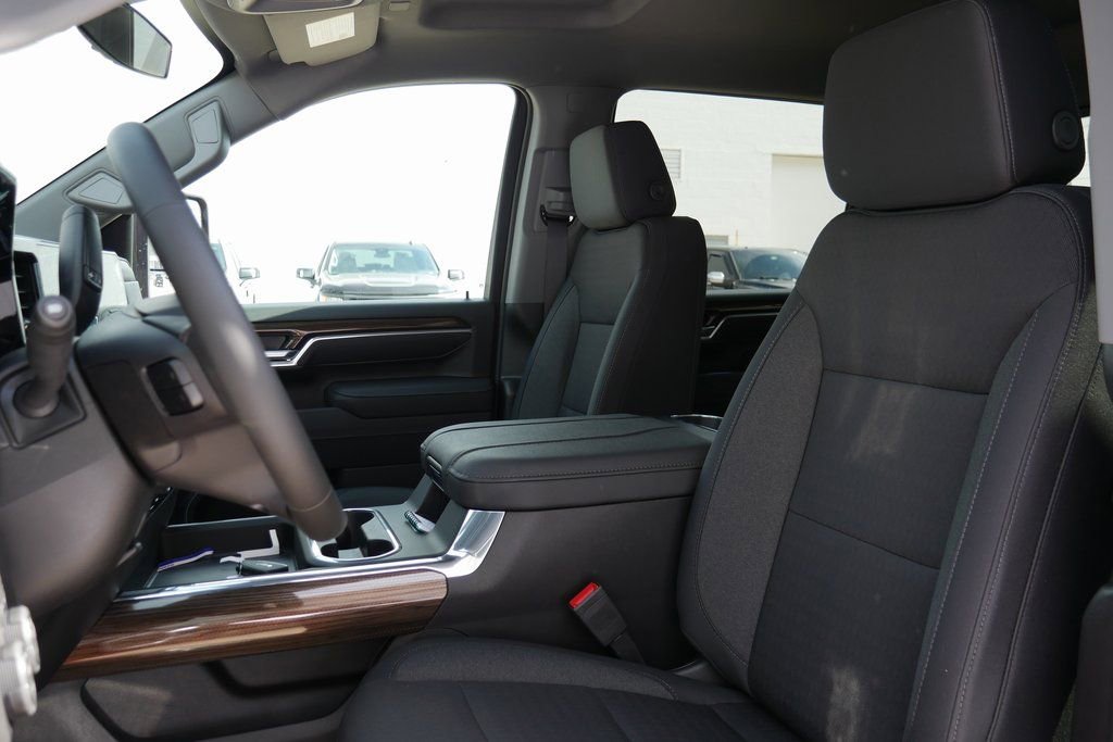 New 2026 Chevrolet Silverado 3500 LT image 9