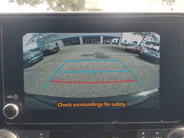 Used 2023 Toyota Highlander LE image 30