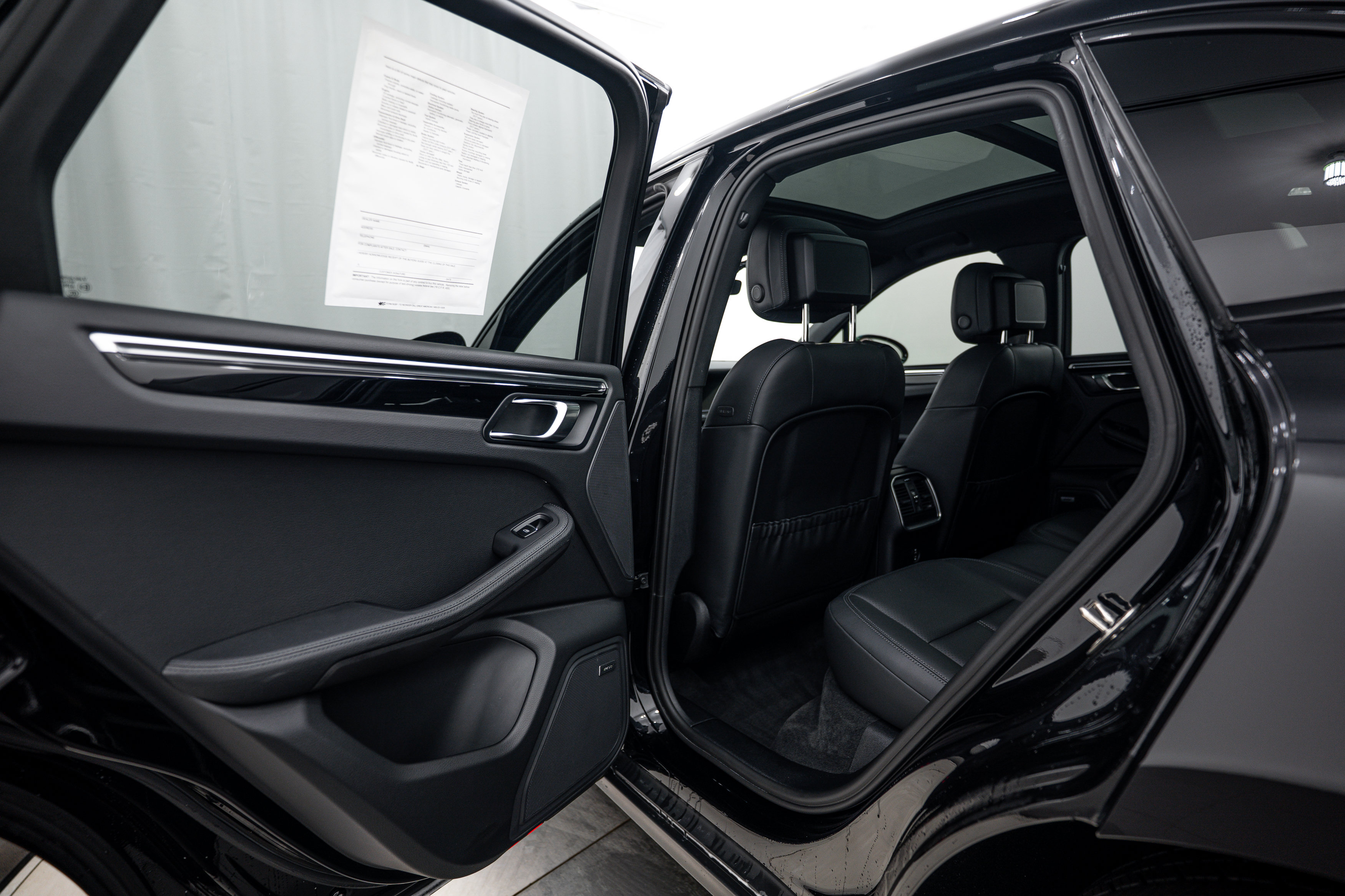 Certified 2021 Porsche Macan S AWD/4WD image 20