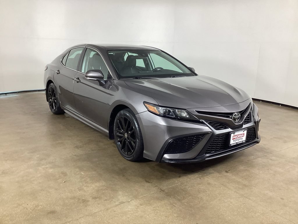 Used 2023 Toyota Camry SE AWD/4WD image 3