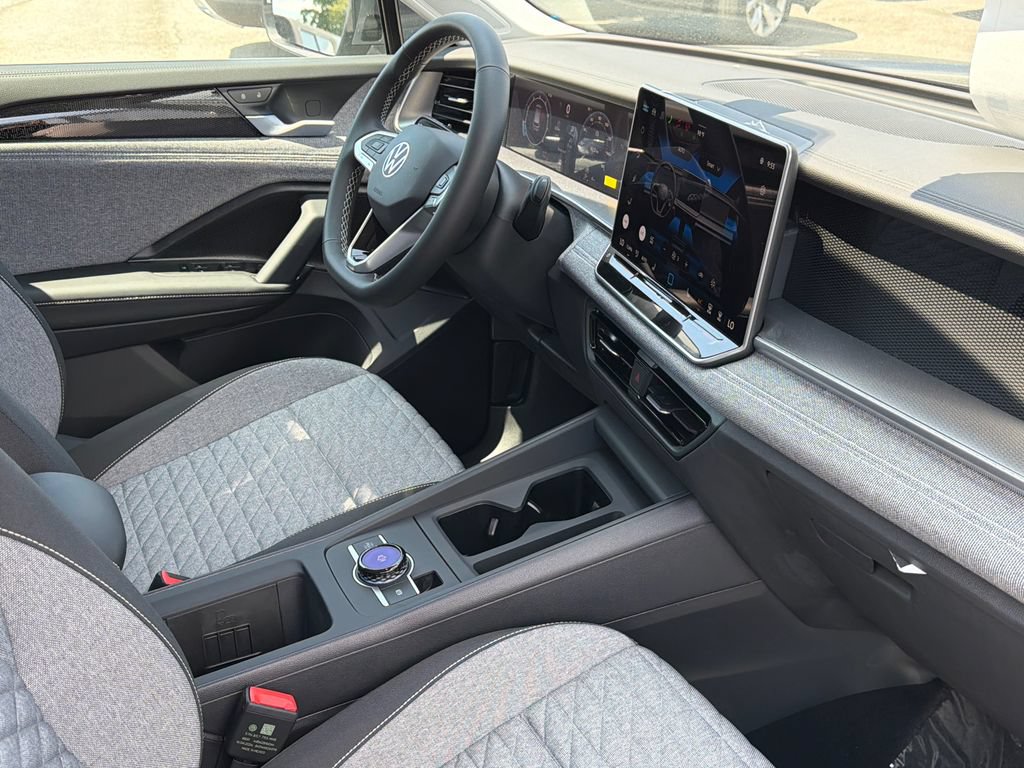 New 2026 Volkswagen Tiguan S FWD image 16
