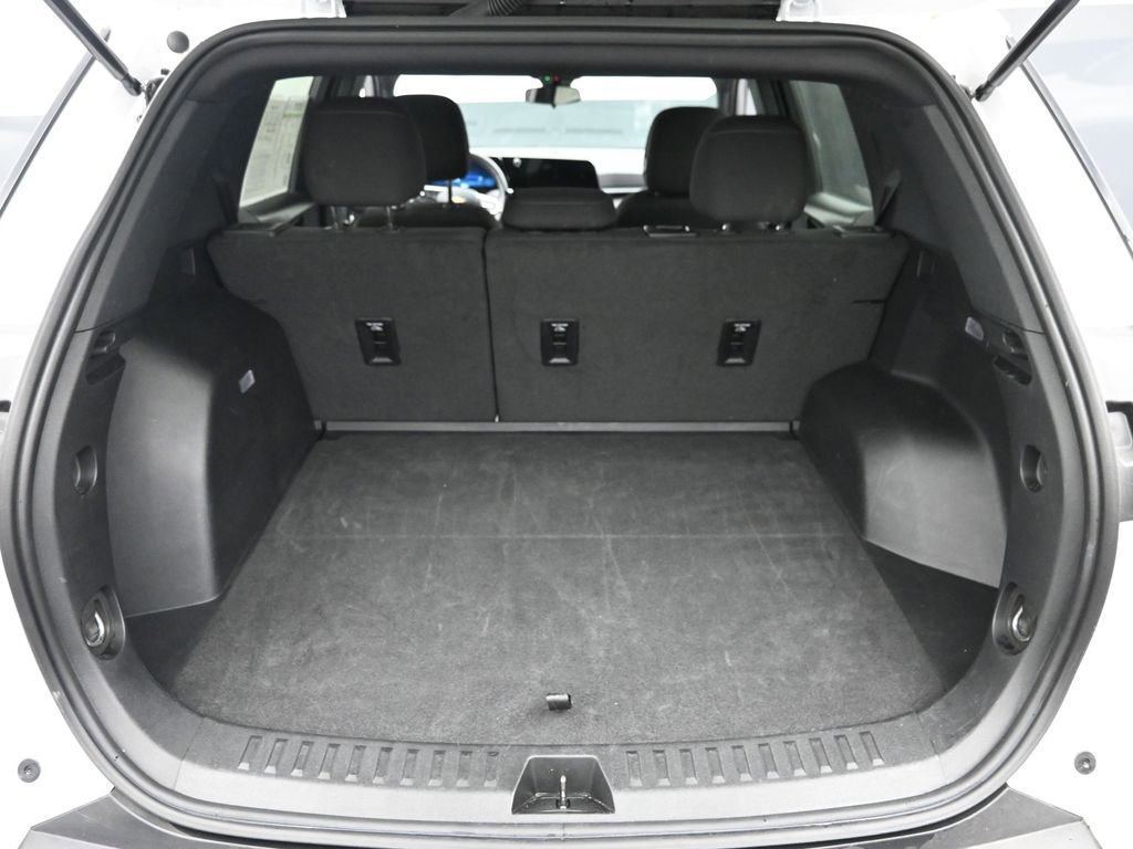 Used 2025 Chevrolet Equinox LT AWD/4WD image 9