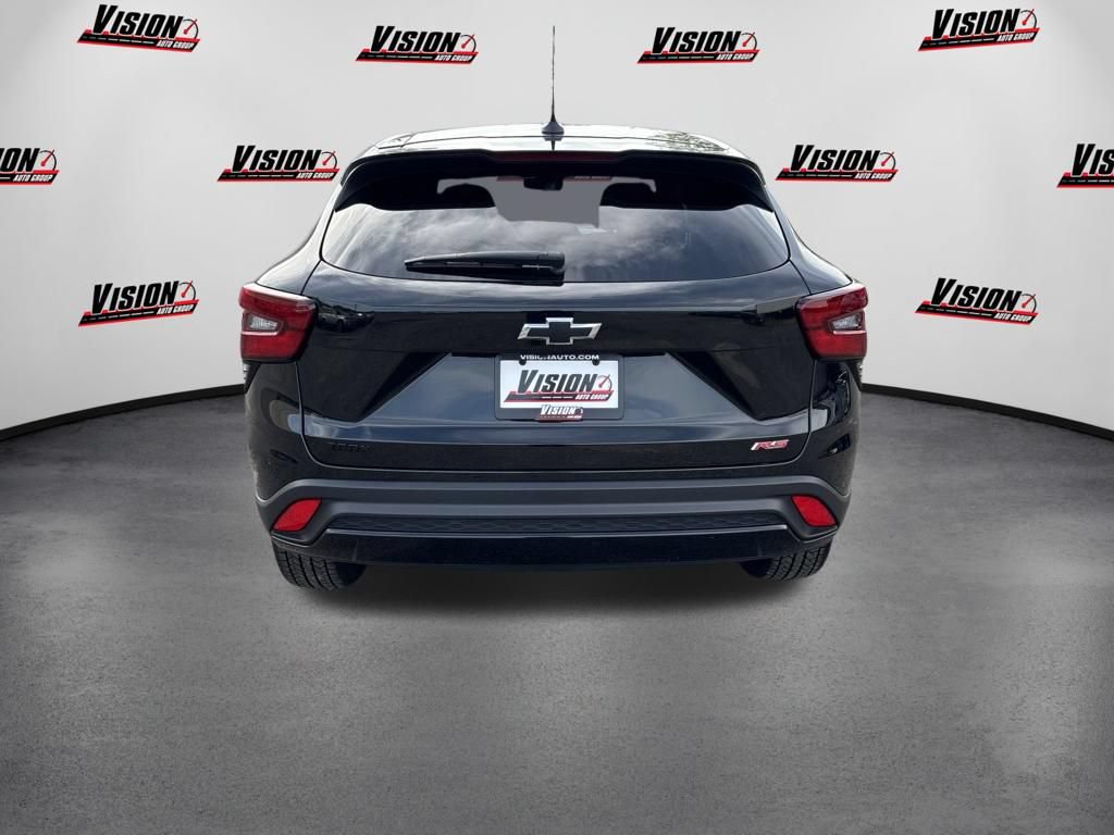 Used 2024 Chevrolet Trax RS w/ Sunroof Package FWD image 4