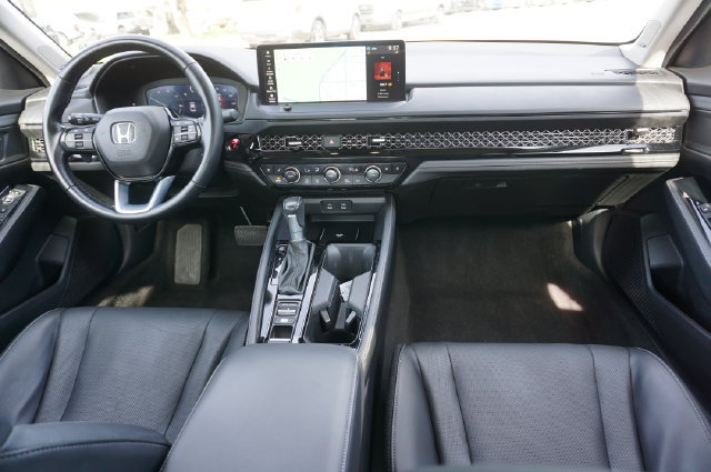 Used 2023 Honda Accord Touring image 4