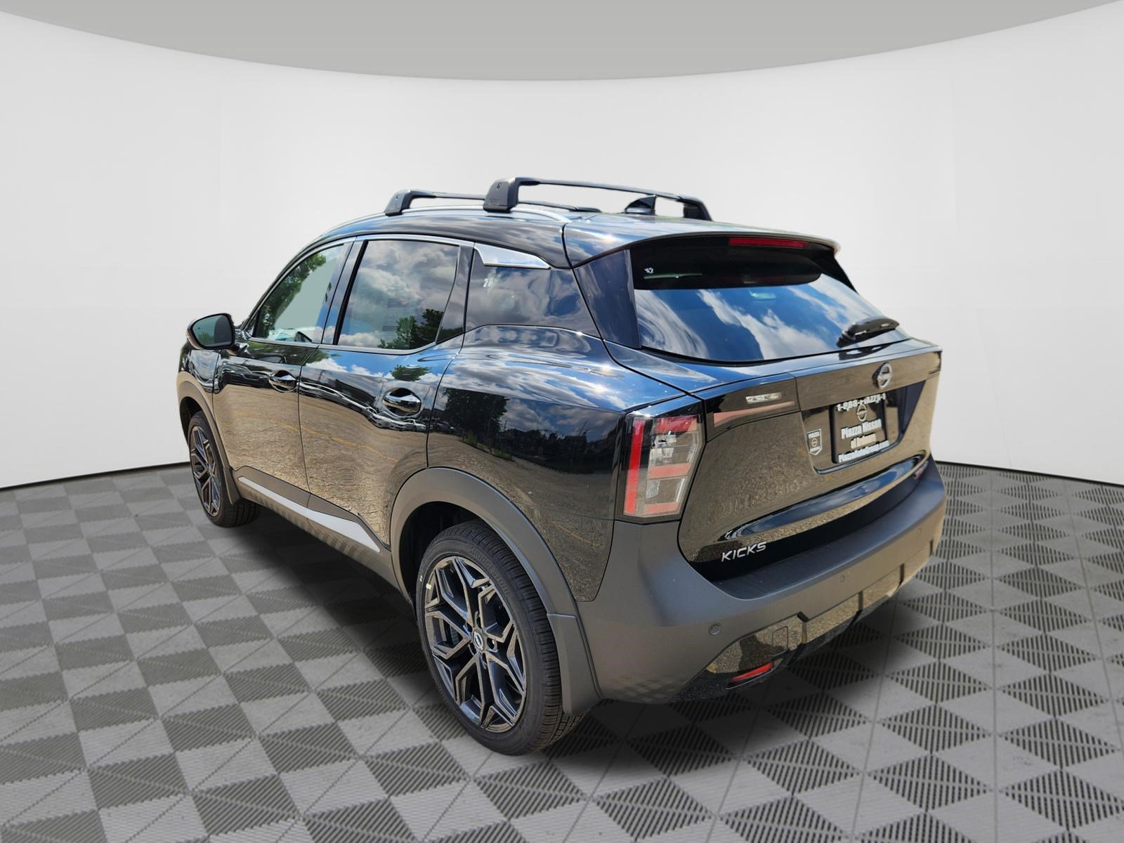New 2025 Nissan Kicks SR w/ SR Premium Package AWD/4WD image 3