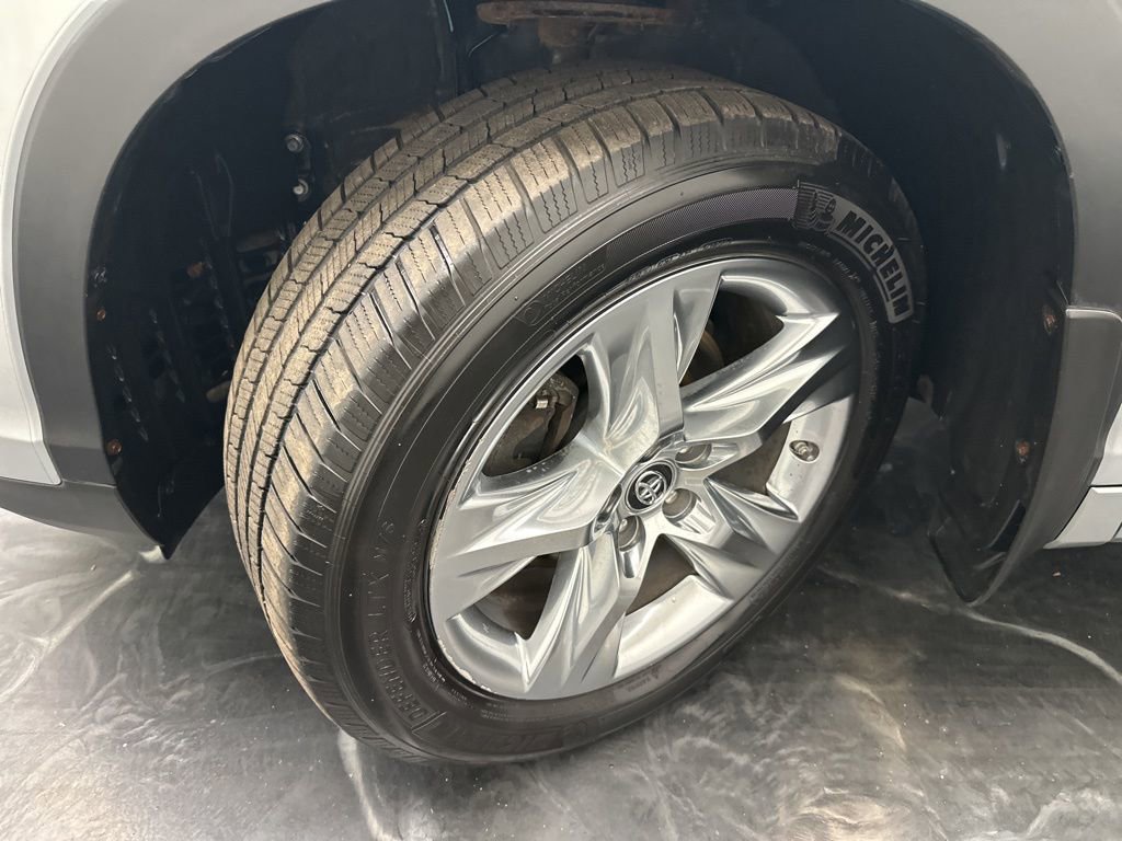 Used 2019 Toyota Highlander Limited image 35