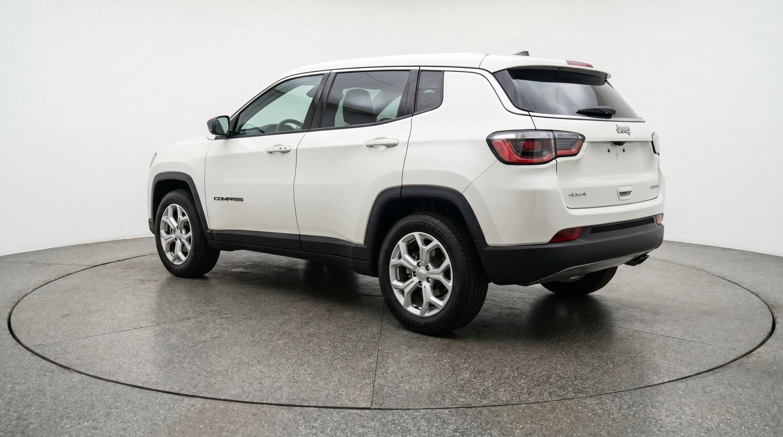 Used 2025 Jeep Compass Latitude AWD/4WD image 6