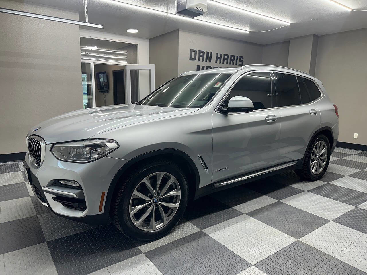 Used 2018 BMW X3 xDrive30i image 2