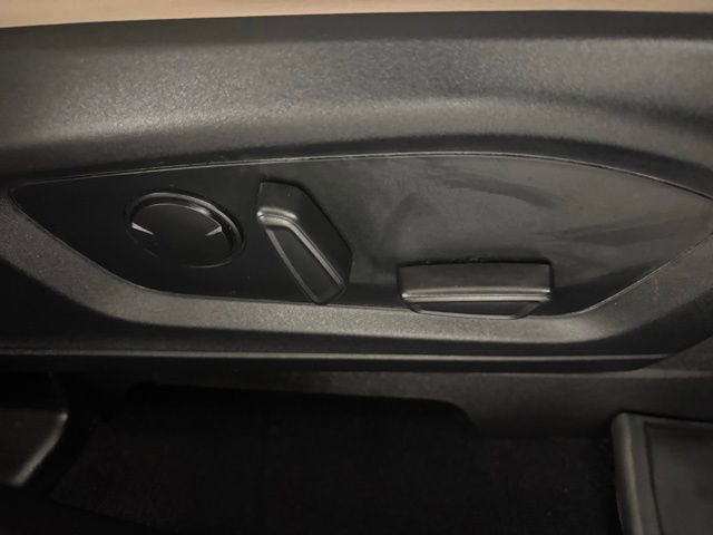 Used 2021 Ford Explorer XLT w/ Equipment Group 202A image 21