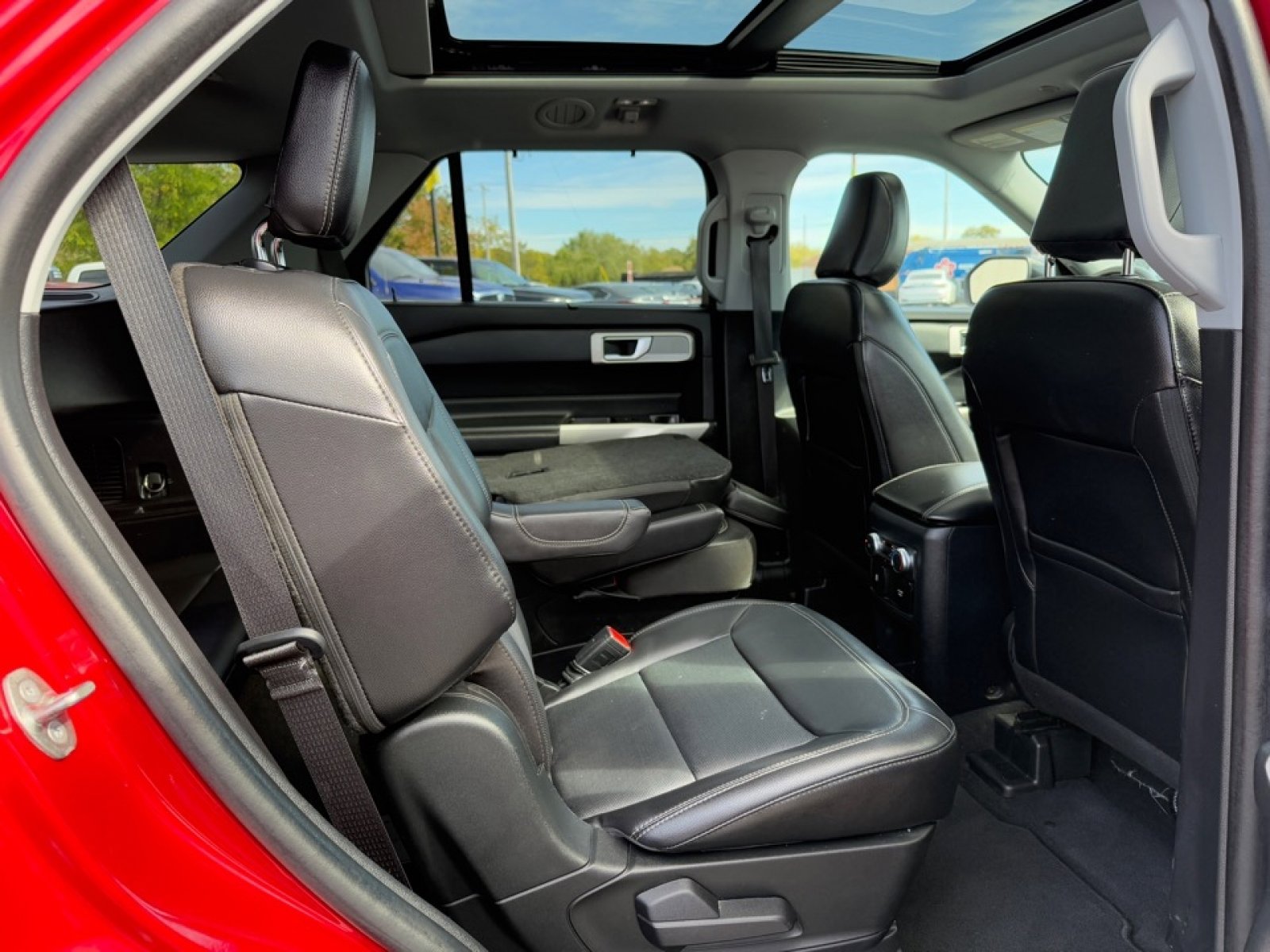 Used 2021 Ford Explorer Limited image 15