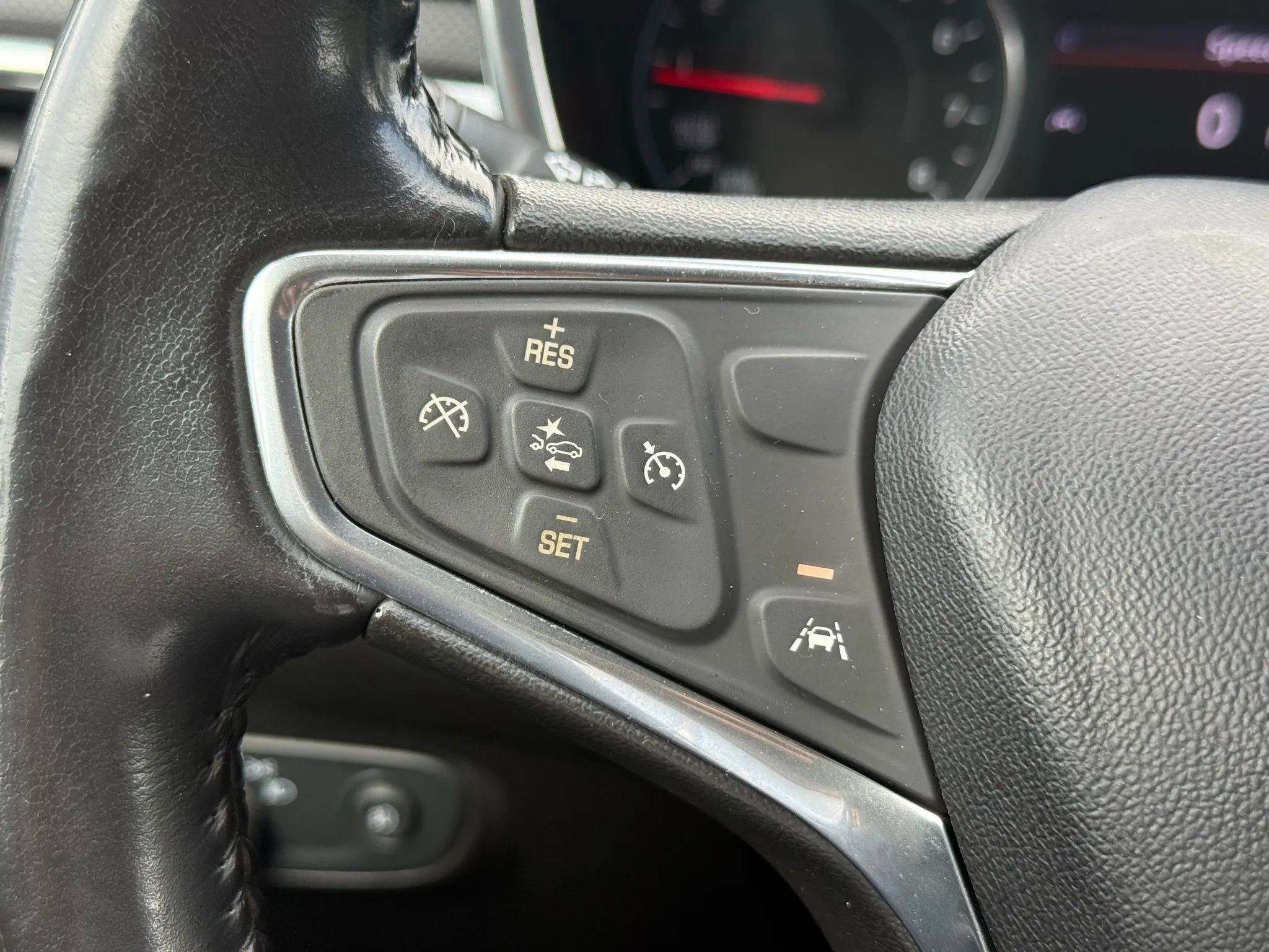 Used 2020 Chevrolet Equinox Premier w/ Premier Redline Edition image 26