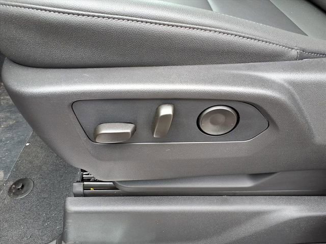 New 2026 GMC Sierra 1500 SLT image 22