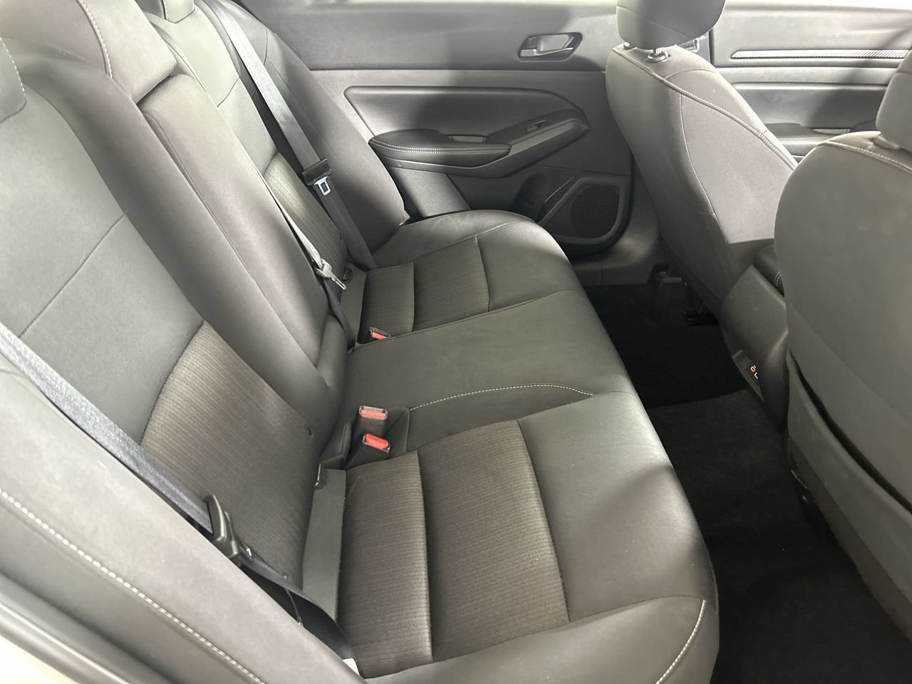 Used 2025 Nissan Altima 2.5 SV FWD image 24