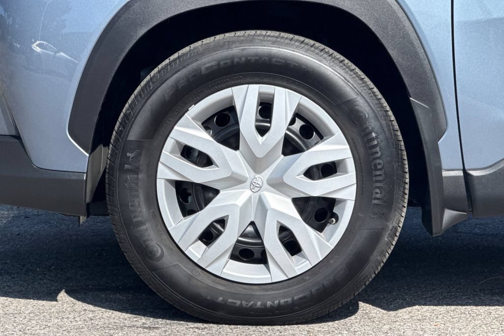 Certified 2024 Toyota Corolla Cross L AWD/4WD image 24