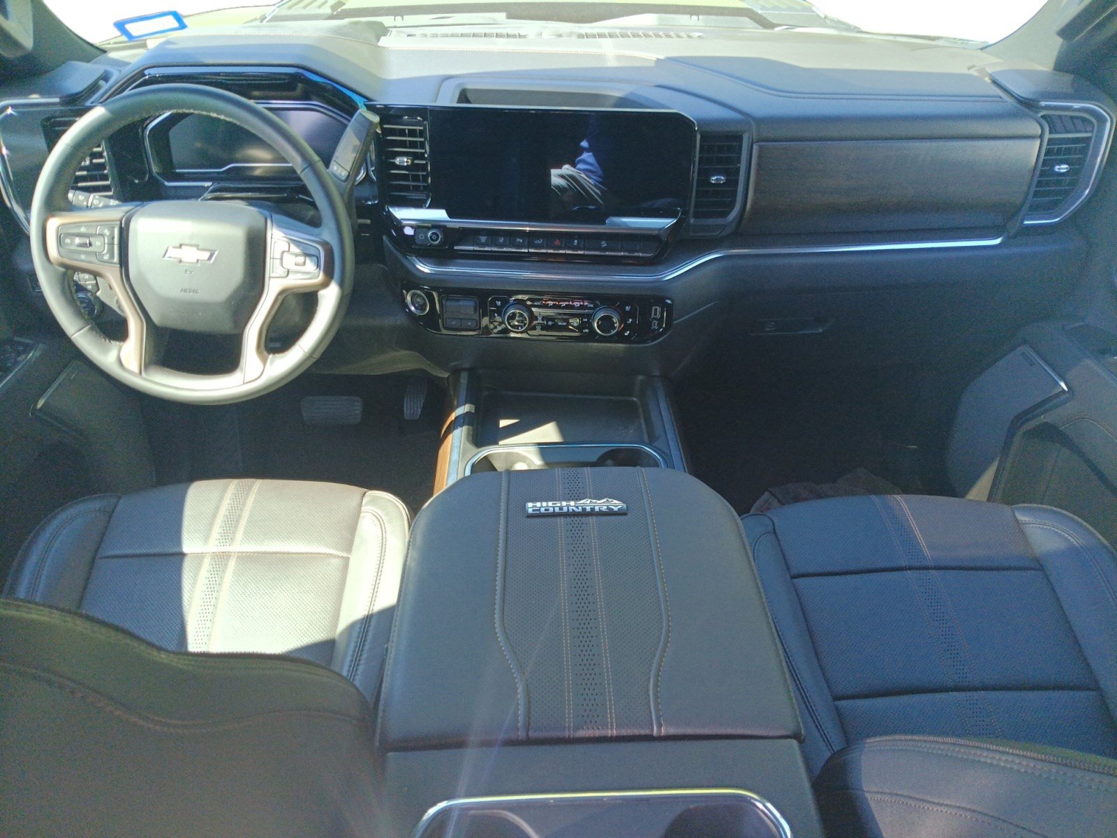 Used 2024 Chevrolet Silverado 3500 High Country w/ High Country Premium Package AWD/4WD image 19