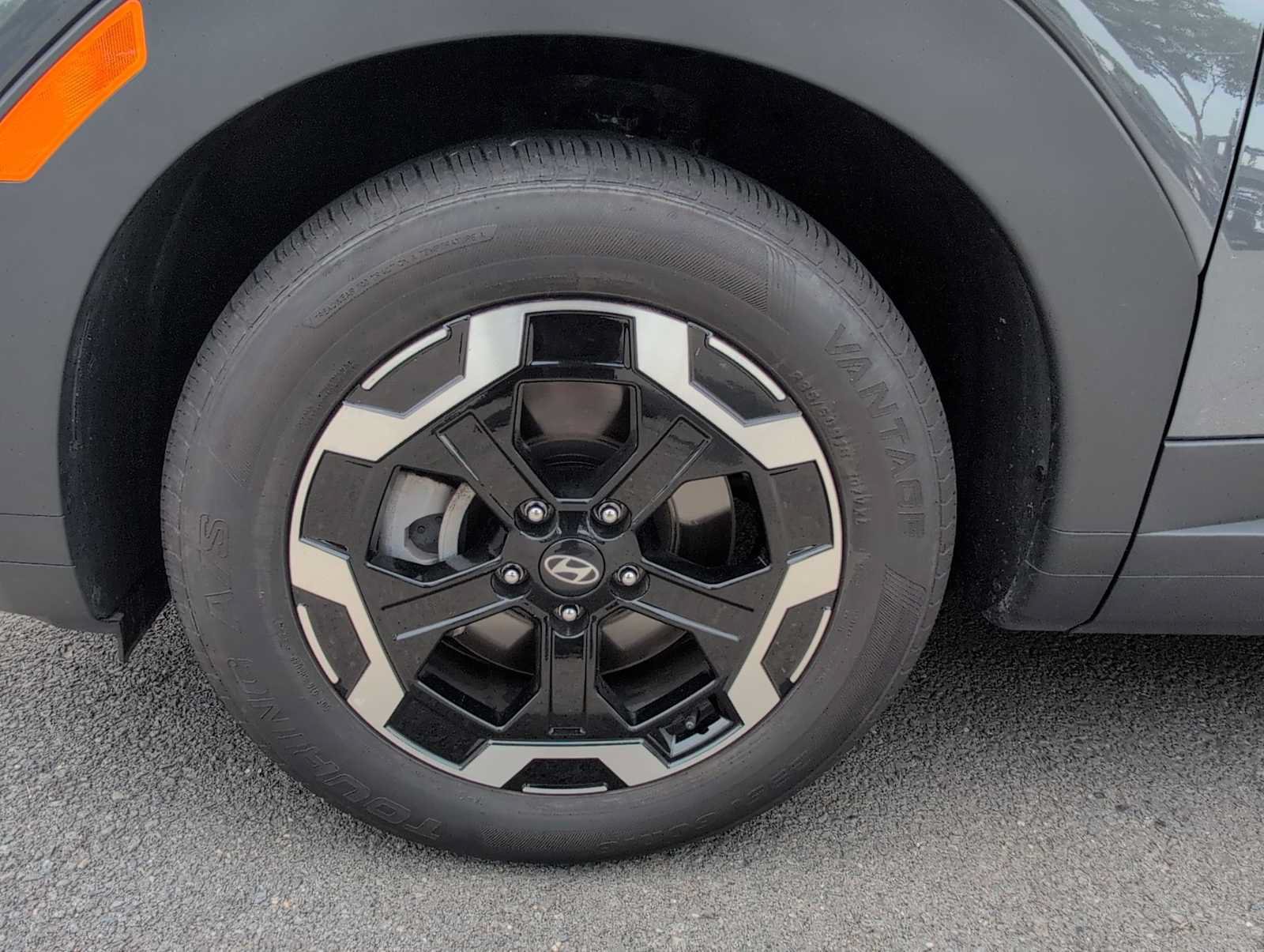Used 2025 Hyundai Santa Fe SEL AWD/4WD image 14