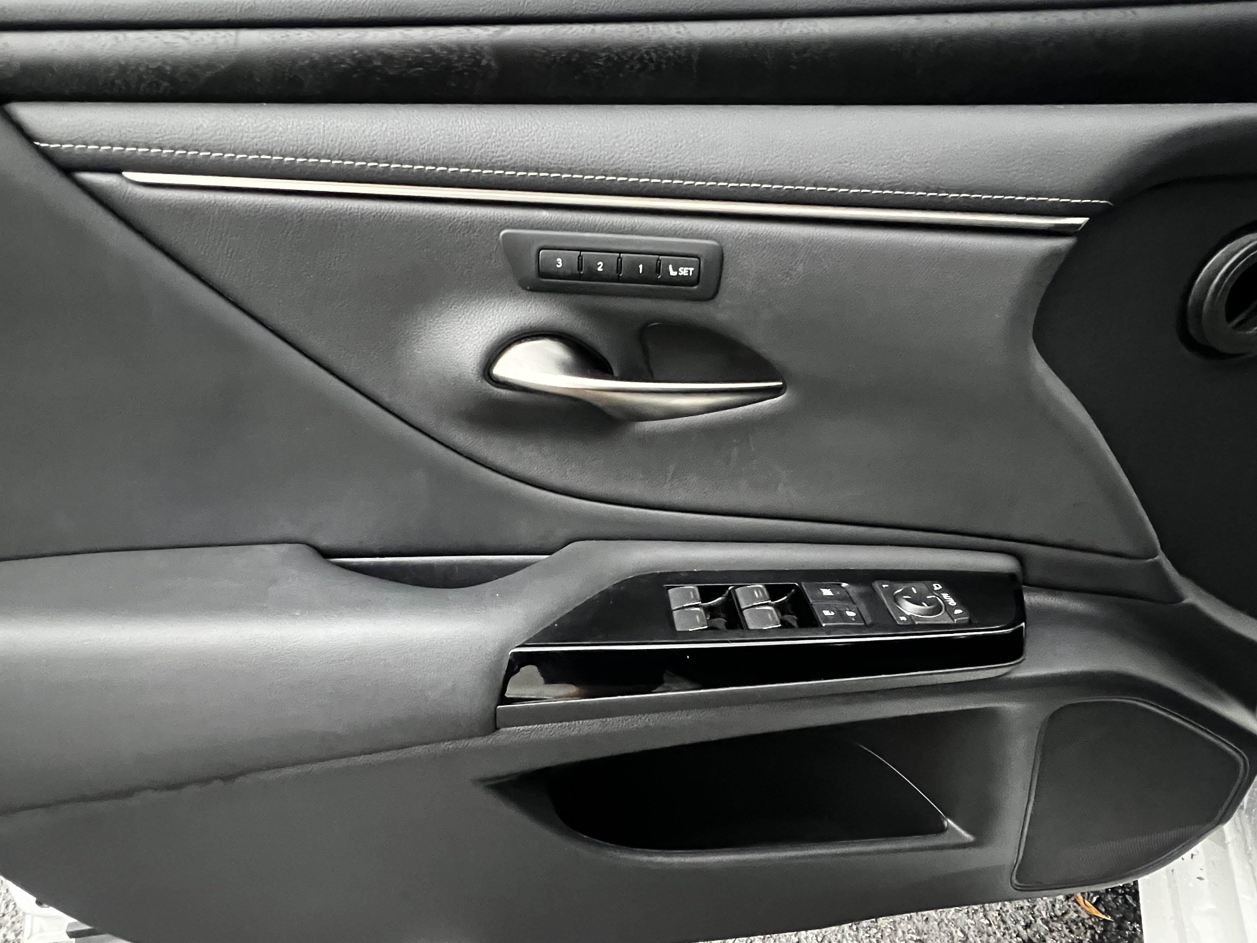 Certified 2023 Lexus ES 350 w/ Premium Package FWD image 13