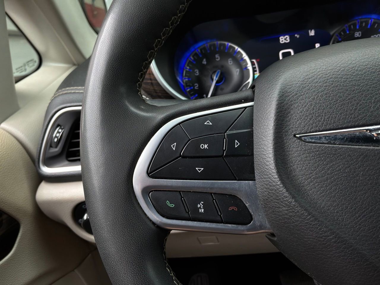 Used 2022 Chrysler Pacifica Limited FWD image 40