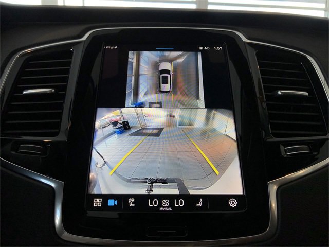 Used 2025 Volvo XC90 B6 Plus image 31
